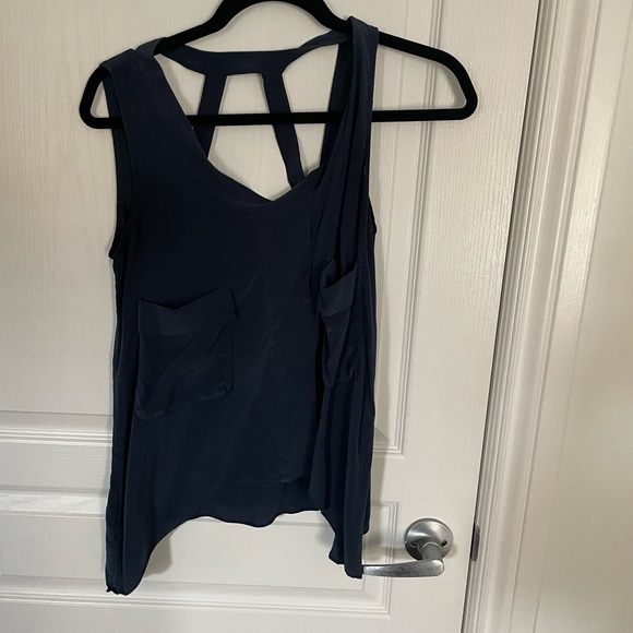 Blue sleeveless blouse - Picture 3 of 3